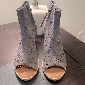 Tom’s Open Toe Suede Leather Women’s Booties